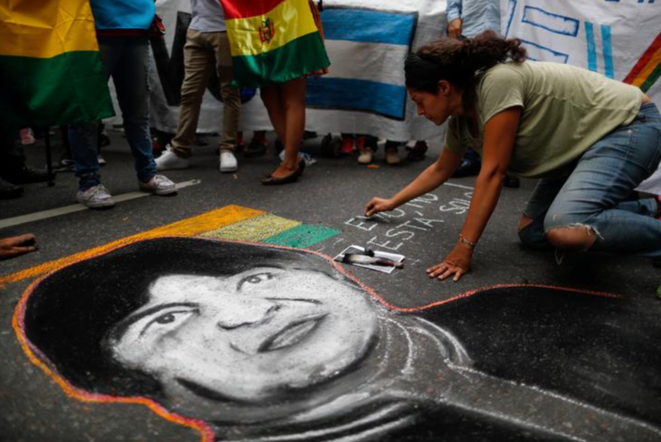 Manifestation en faveur d'Evo Morales à Buenos Aires (Argentine) le 11 novembre 2019. © Reuters Manifestation en faveur d'Evo Morales à Buenos Aires (Argentine) le 11 novembre 2019. © Reuters