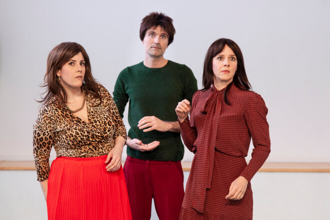 "Pièce", collectif GREMAUD/GURTNER/BOVAY, production 2b company, création 22 mars 2019 au Théâtre Vidy-Lausanne dans le cadre du Festival Programme Commun, Théâtre des Abbesses, Paris, dans le cadre du Festival d'automne, novembre 2019. © Dorothée Thébert-Filliger "Pièce", collectif GREMAUD/GURTNER/BOVAY, production 2b company, création 22 mars 2019 au Théâtre Vidy-Lausanne dans le cadre du Festival Programme Commun, Théâtre des Abbesses, Paris, dans le cadre du Festival d'automne, novembre 2019. © Dorothée Thébert-Filliger