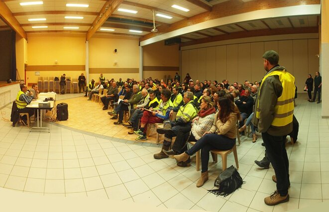 Assemblée de Gilets Jaunes (Villeneuve-la-Guyard, Yonne), le 29/11/18. © François Goglins/Wikimedia Commons, lic. CC-BY-SA int. 4.0 Assemblée de Gilets Jaunes (Villeneuve-la-Guyard, Yonne), le 29/11/18. © François Goglins/Wikimedia Commons, lic. CC-BY-SA int. 4.0