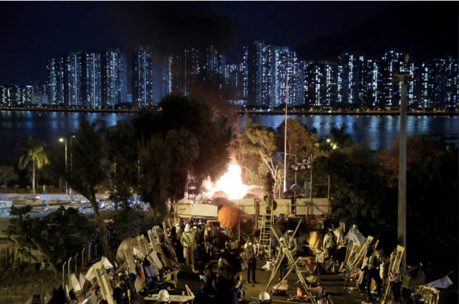 15 novembre 2019, près de l'université de Hong Kong. © Reuters 15 novembre 2019, près de l'université de Hong Kong. © Reuters