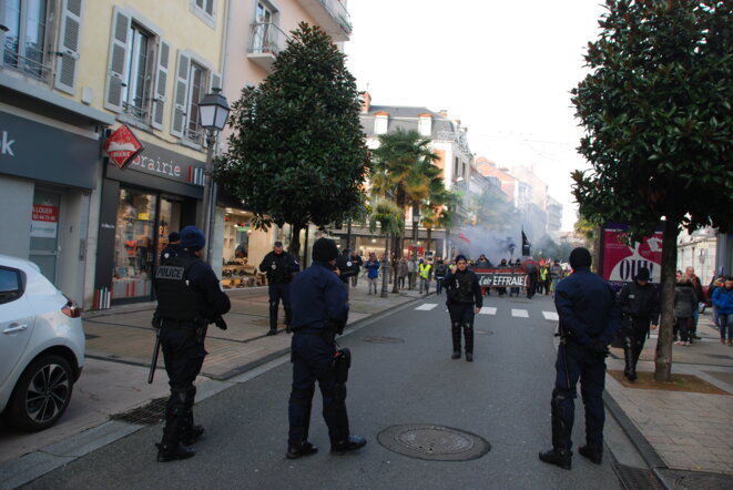 la B.A.C. (brigade anti-criminalité) en tête de cortège © Alain Haudebourg (©AH) la B.A.C. (brigade anti-criminalité) en tête de cortège © Alain Haudebourg (©AH)