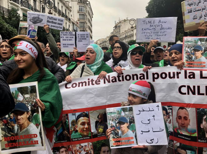 « Faites vos élections sans le peuple » : 8 novembre 2019, à Alger, lors du 38e vendredi consécutif de manifestations contre le régime. © Kahina Nour