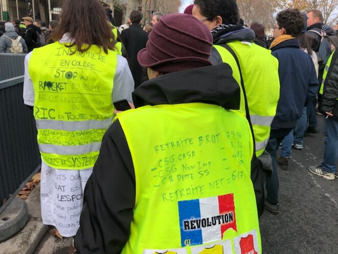 Dans la manifestation des gilets jaunes à Paris le 7 décembre 2019 (JL). Dans la manifestation des gilets jaunes à Paris le 7 décembre 2019 (JL).
