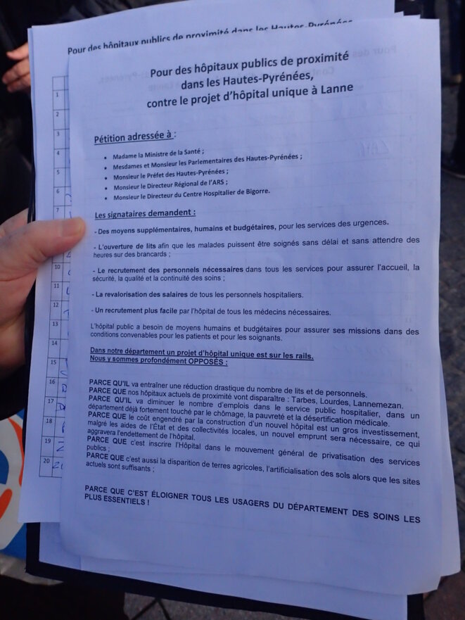 PÉTITION POUR LES HÔPITAUX PUBLICS DE PROXIMITÉ, CONTRE LE PROJET D'HÔPITAL UNIQUE À LANNE (65) © ©AB PÉTITION POUR LES HÔPITAUX PUBLICS DE PROXIMITÉ, CONTRE LE PROJET D'HÔPITAL UNIQUE À LANNE (65) © ©AB