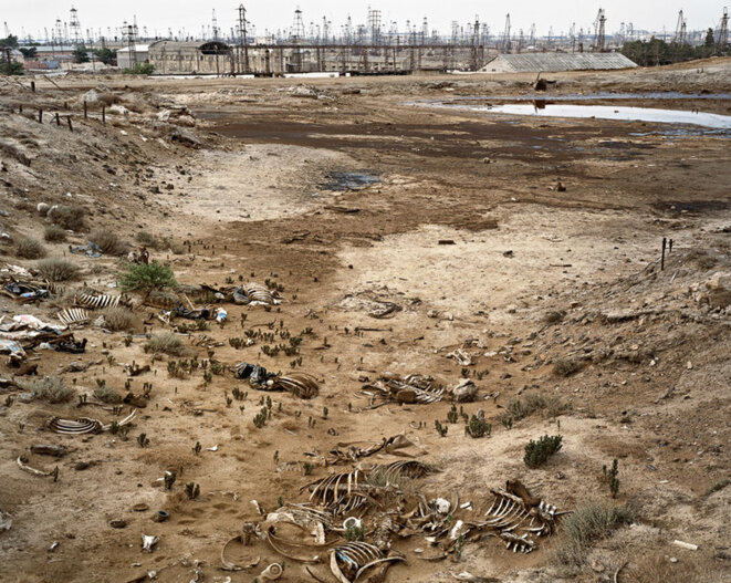 Edward Burtynsky, Azerbaijan, 2006 Edward Burtynsky, Azerbaijan, 2006