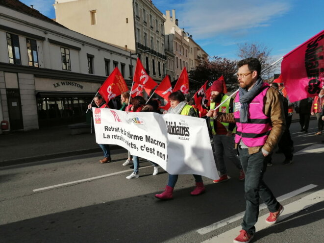La tête de manif le 9 janvier à Montluçon La tête de manif le 9 janvier à Montluçon