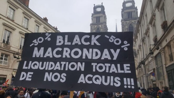 manifestation-contre-la-reforme-des-retraites-a-orleans-rue-jeanne-darc