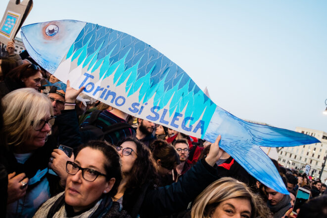 Une manifestation des «sardines» à Rome. © ELIANO IMPERATO / Controluce