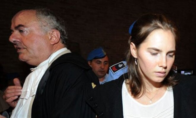 Le Procureur Mignini et Amanda Knox, procès en appel © The Guardian Le Procureur Mignini et Amanda Knox, procès en appel © The Guardian