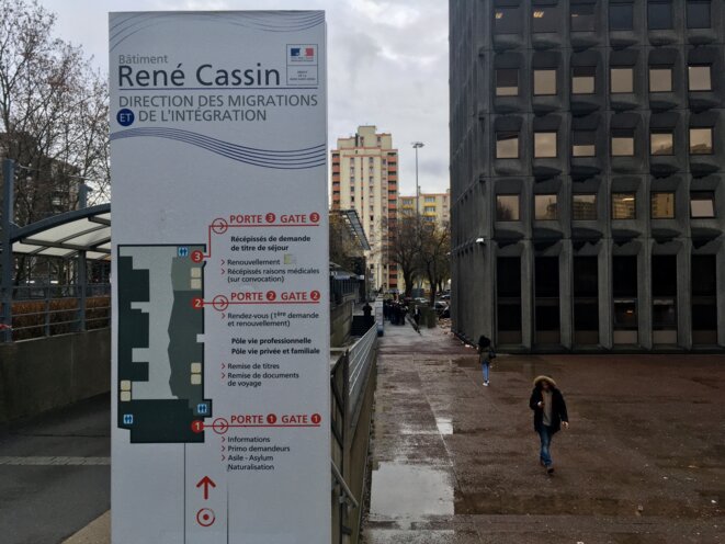 Entrée de la préfecture de Bobigny (Seine-Saint-Denis) © NB Entrée de la préfecture de Bobigny (Seine-Saint-Denis) © NB