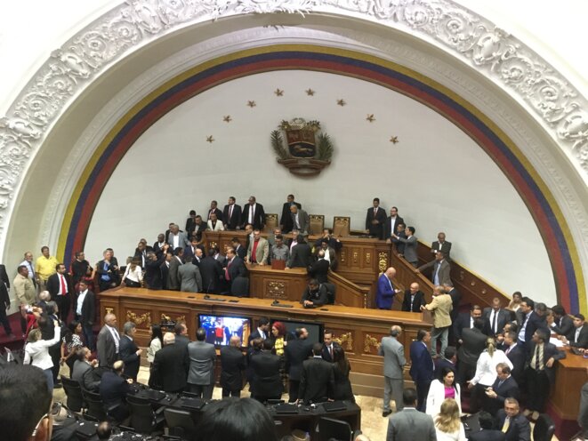 Le dimanche 5 janvier 2020, certains députés d'opposition en sont venus aux mains dans l'hémicycle. © AG Le dimanche 5 janvier 2020, certains députés d'opposition en sont venus aux mains dans l'hémicycle. © AG