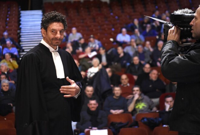 Fiodor Rilov, avocat des anciens salariés de Goodyear, au Mégacité d’Amiens, mardi 28 janvier. © François Lo Presti / AFP Fiodor Rilov, avocat des anciens salariés de Goodyear, au Mégacité d’Amiens, mardi 28 janvier. © François Lo Presti / AFP