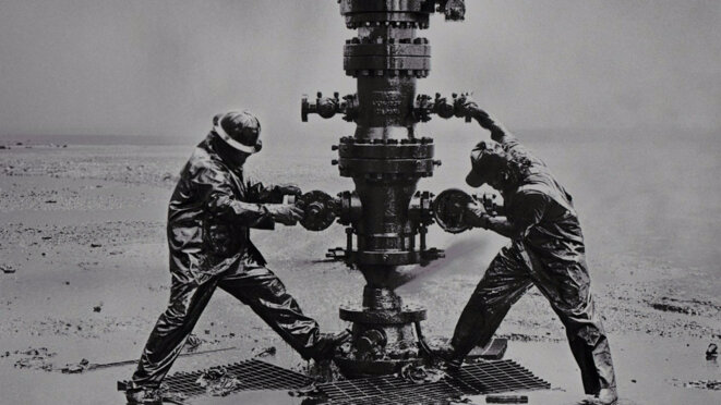 sebastiao-salgado-kuwait-courtesy-of-sundaram-tagore-c-sebastiao-salgado-slash-amazonas-images