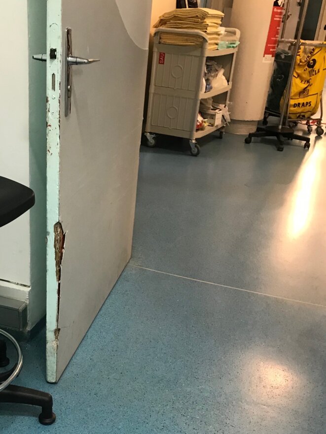 Au service des urgences de l'hôpital Lariboisière. © DR Au service des urgences de l'hôpital Lariboisière. © DR