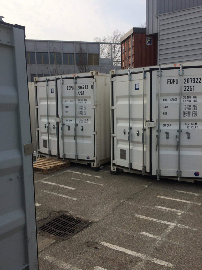 Photographie des containers du "centre d'accueil" / Janvier 2020. Photographie des containers du "centre d'accueil" / Janvier 2020.
