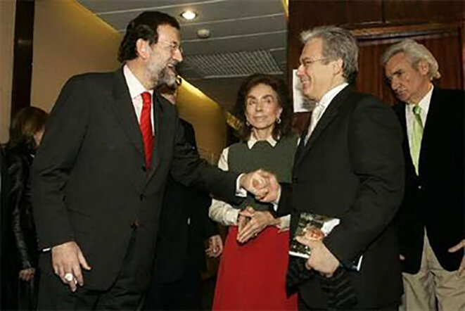 Baltasar Garzón & Mariano Rajoy, Ministre de l’Intérieur (Home Office) du gouvernement Aznar du Parti Populaire © losgenoveses.net Baltasar Garzón & Mariano Rajoy, Ministre de l’Intérieur (Home Office) du gouvernement Aznar du Parti Populaire © losgenoveses.net