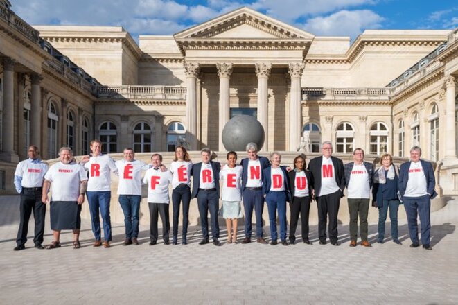 Les députés communistes pour un référendum sur la réforme des retraites, le 17 février. © groupe GDR Les députés communistes pour un référendum sur la réforme des retraites, le 17 février. © groupe GDR