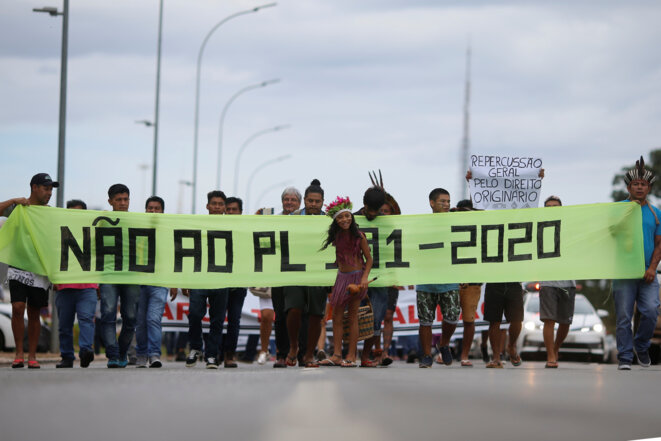 Une manifestation d'autochtones contre Bolsonaro à Brasilia, le 12 février 2020. © REUTERS Une manifestation d'autochtones contre Bolsonaro à Brasilia, le 12 février 2020. © REUTERS
