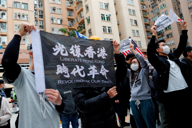 Manifestation contre un centre de quarantaine prévu à Hong Kong le 2 février 2020. © REUTERS