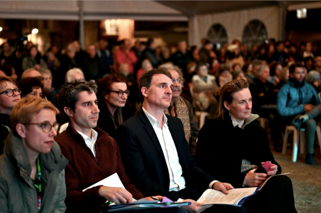 Le maire sortant EELV Éric Piolle, entouré des députés insoumis Clémentine Autain et François Ruffin, le 11 mars, à Grenoble. © AFP Le maire sortant EELV Éric Piolle, entouré des députés insoumis Clémentine Autain et François Ruffin, le 11 mars, à Grenoble. © AFP