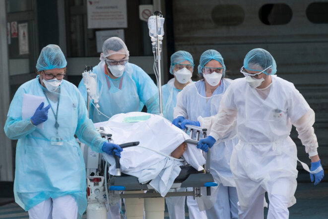 À l'hôpital Emile Muller, à Mulhouse, le 17 mars. © SEBASTIEN BOZON / AFP