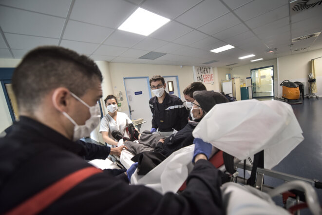 Reportage photo réalisé à l'hôpital de Pau au début de l'épidémie de Covid-19. © Quentin Top / Hans Lucas Reportage photo réalisé à l'hôpital de Pau au début de l'épidémie de Covid-19. © Quentin Top / Hans Lucas