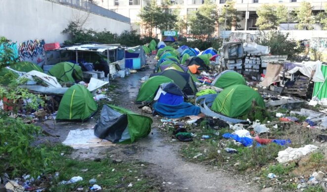 Coronavirus et confinement : un message des exilé-e-s du camp d'Aubervilliers...