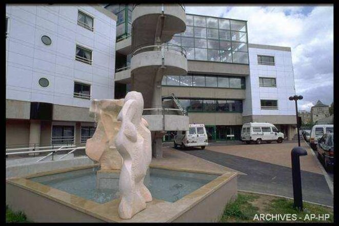 Bâtiment François Barré-Sinoussi où est apparu le président Emmanuel Macron au CHU Bicêtre Bâtiment François Barré-Sinoussi où est apparu le président Emmanuel Macron au CHU Bicêtre
