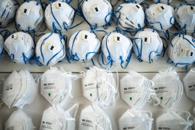 Les masques qui manquent cruellement aux personnels soignants en France. © Nicolas Liponne/Hans Lucas Les masques qui manquent cruellement aux personnels soignants en France. © Nicolas Liponne/Hans Lucas