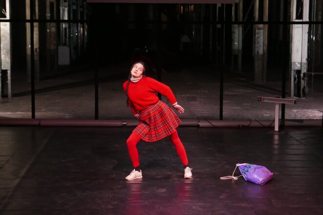 "Le grand sommeil" conçu, écrit et mis en scène par Marion Siéfert, chorégraphie d'Helena de Laurens et Marion Siéfert. Spectacle créé le 14 février 2018 à La Commune - CND d'Aubervilliers © Mathieu Bareyre "Le grand sommeil" conçu, écrit et mis en scène par Marion Siéfert, chorégraphie d'Helena de Laurens et Marion Siéfert. Spectacle créé le 14 février 2018 à La Commune - CND d'Aubervilliers © Mathieu Bareyre