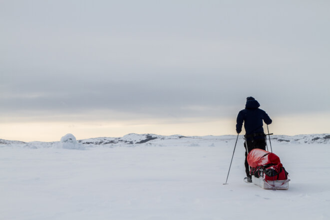 En route vers Chevery, une rencontre devient l'occasion d'immortaliser des instants rares. © Roxanne Boudreault En route vers Chevery, une rencontre devient l'occasion d'immortaliser des instants rares. © Roxanne Boudreault