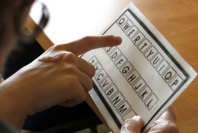 Autistes peu verbaux montrant des signes de familiarité avec la langue écrite