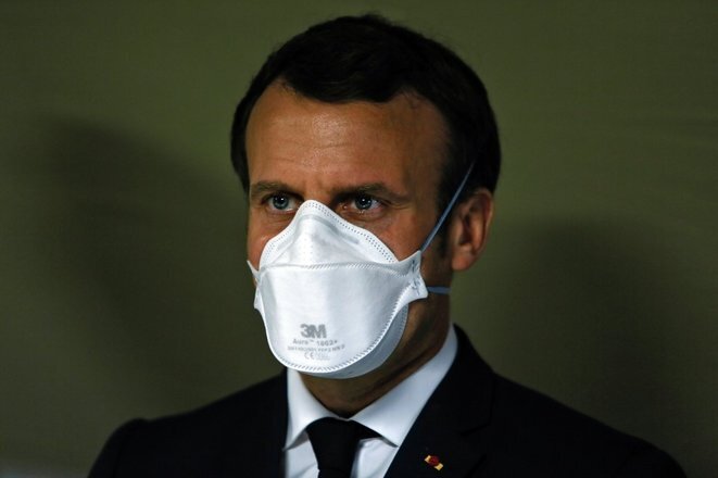 Emmanuel Macron lors de sa visite de l’hôpital de campagne Covid-19 de Mulhouse, le 25 mars 2020. © AFP Emmanuel Macron lors de sa visite de l’hôpital de campagne Covid-19 de Mulhouse, le 25 mars 2020. © AFP
