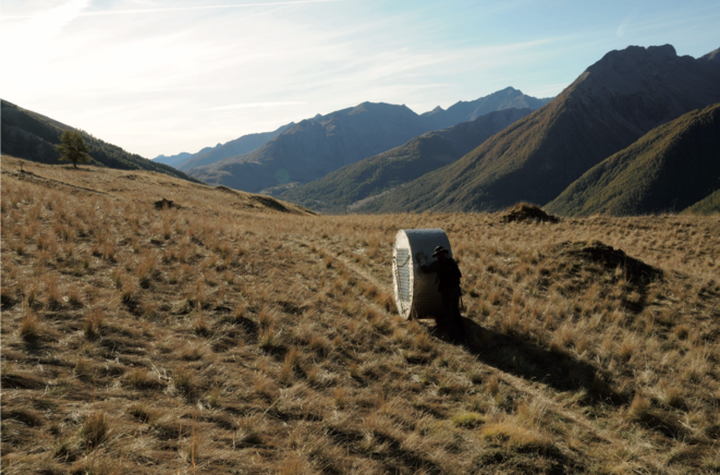 art, confinement & élévation : entretien avec Abraham Poincheval