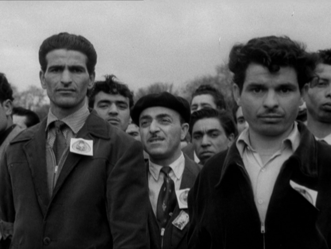 1er mai 1954, militants algériens du MTLD dans le bois de Vincennes © Ciné-Archives, fonds audiovisuel du PCF et du mouvement ouvrier 1er mai 1954, militants algériens du MTLD dans le bois de Vincennes © Ciné-Archives, fonds audiovisuel du PCF et du mouvement ouvrier