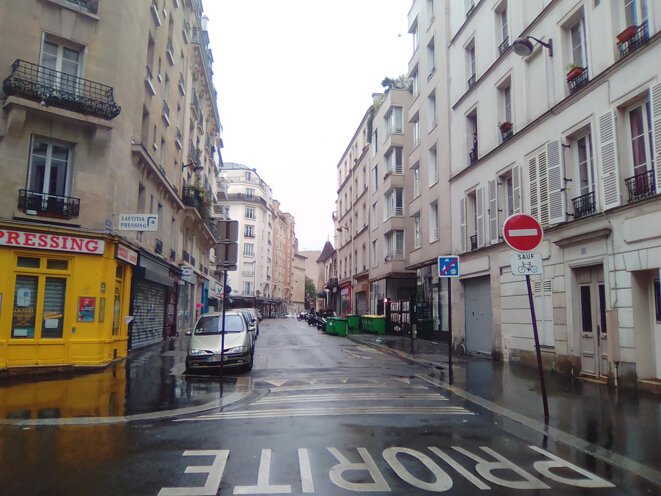 Rue Marcadet, avril 2020. Priorité au vide. © Simon Jamous Rue Marcadet, avril 2020. Priorité au vide. © Simon Jamous