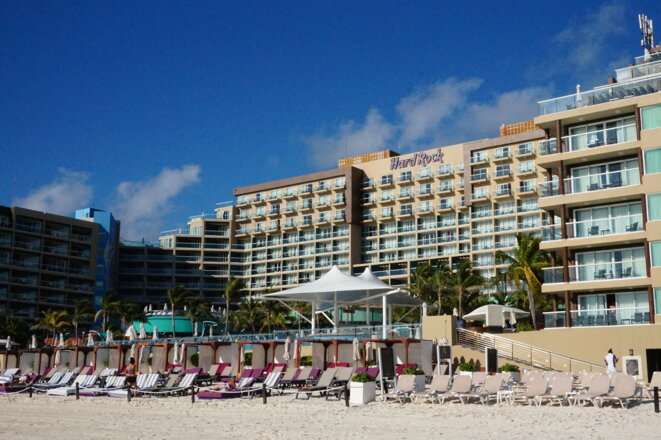 Hard Rock Hotel sur la Zona Hotelera, Cancún, Quintana Roo © Simon Marseille Hard Rock Hotel sur la Zona Hotelera, Cancún, Quintana Roo © Simon Marseille