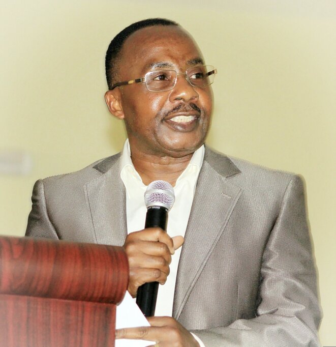 Magistrale fessée du Dr Louma à l’ex-« injurieur public » Ntoutoume Nkoghé