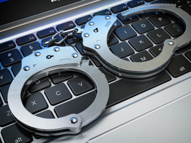handcuffs-laptop-keyboard-768x576