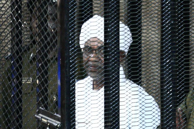 Omar Al Bachir au tribunal Omar Al Bachir au tribunal