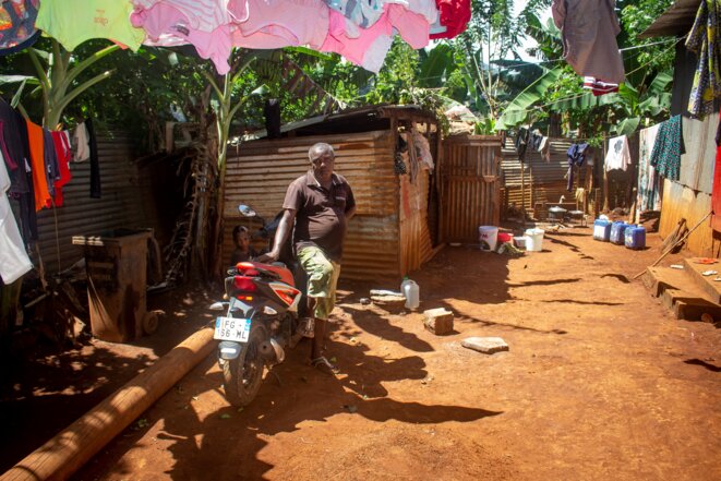 Dans le bidonville de Karidjavendza à Kahani, à Mayotte, le 1er avril 2020. © AFP