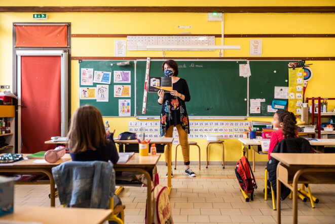 À Perpignan, le 12 mai 2020, reprise de l'école pour les élèves du Groupe scolaire Blaise-Pascal et ses classes de primaires. © Hans Lucas via AFP À Perpignan, le 12 mai 2020, reprise de l'école pour les élèves du Groupe scolaire Blaise-Pascal et ses classes de primaires. © Hans Lucas via AFP