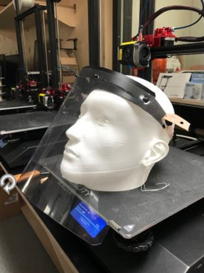 Visière fabriquée par imprimante 3D © Elliptika Visière fabriquée par imprimante 3D © Elliptika