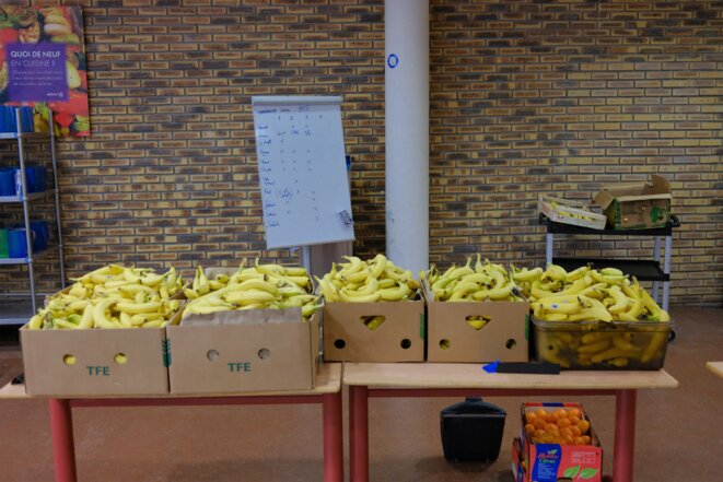 Collecte d'aliments et préparation de quelque 1500 paniers-repas, chaque jour, distribués aux personnes de la rue par les paroisses parisiennes. © Antoine Peillon (Ishta) Collecte d'aliments et préparation de quelque 1500 paniers-repas, chaque jour, distribués aux personnes de la rue par les paroisses parisiennes. © Antoine Peillon (Ishta)