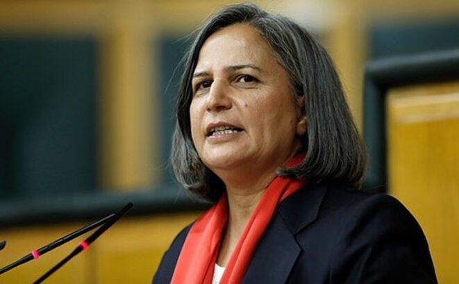 Gultan kisanak , ancient coprésidente de HDP , actuellement est prison. Gultan kisanak , ancient coprésidente de HDP , actuellement est prison.