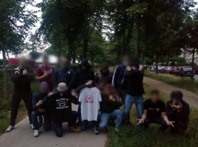 La Photo De Revendication Diffusée Par Les Zouaves Paris Et Prise Avenue Du Maréchal-Lyautey, Dans Le Xvie Arrondissement De Paris.