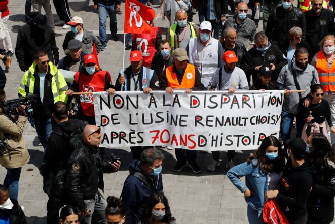 Manifestation le 6 juin 2020 devant l'usine Renault de Choisy-le-Roy. © AFP Manifestation le 6 juin 2020 devant l'usine Renault de Choisy-le-Roy. © AFP