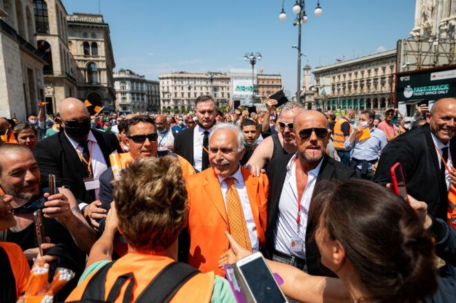 Antonio Pappalardo, fondateur du « mouvement des gilets orange », le 30 mai à Milan. © AFP / Alessandro Bremec Antonio Pappalardo, fondateur du « mouvement des gilets orange », le 30 mai à Milan. © AFP / Alessandro Bremec