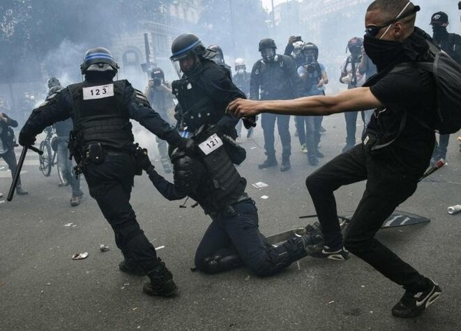 Un instant de colère et d'émotion