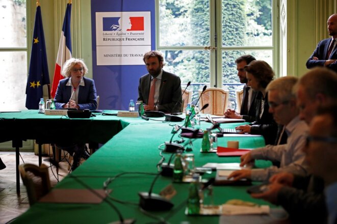 La ministre du travail Muriel Pénicaud et son directeur de cabinet Antoine Foucher, le 9 juin. © Thomas Coex / AFP